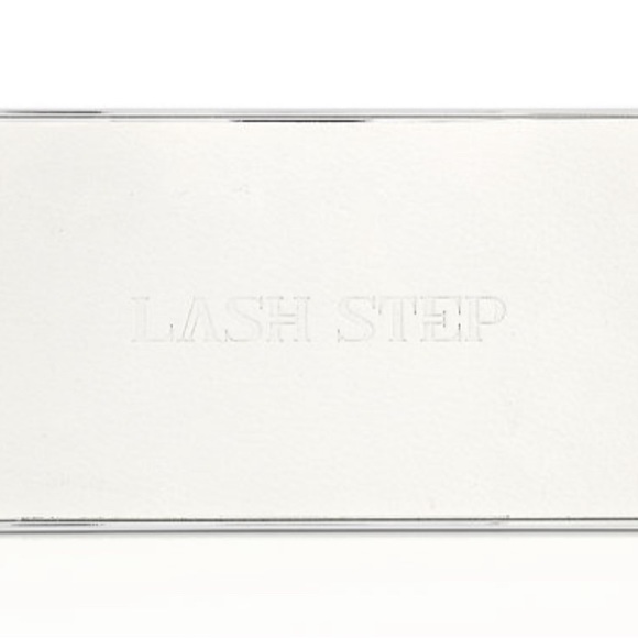 Lash Step | Matte About You Eyeshadow Palette - Picture 3 of 5